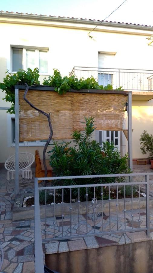Holiday Home Domi Novi Vinodolski Kültér fotó