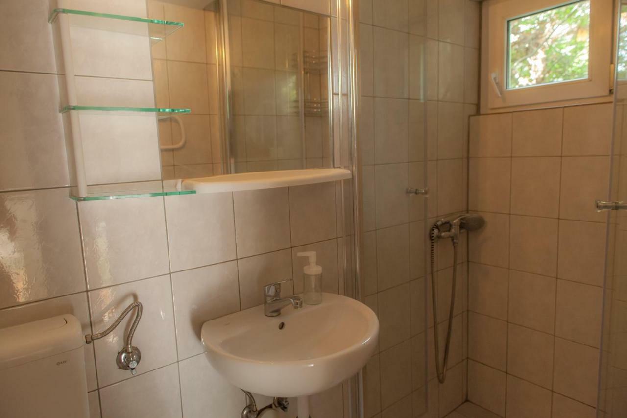 Holiday Home Domi Novi Vinodolski Kültér fotó