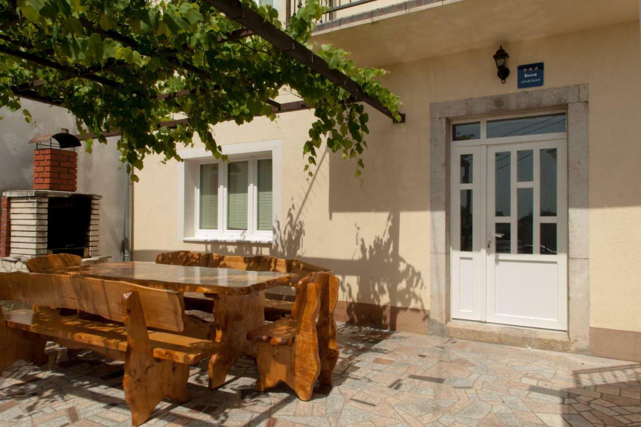 Holiday Home Domi Novi Vinodolski Kültér fotó