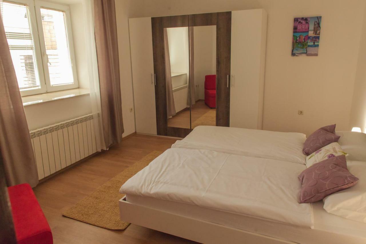 Holiday Home Domi Novi Vinodolski Kültér fotó